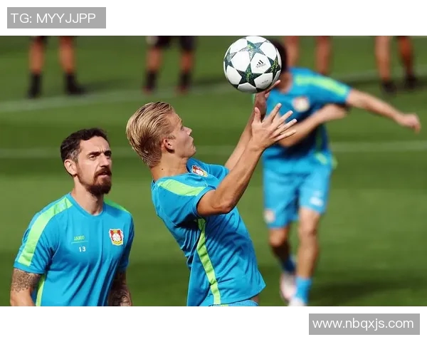 库里科联迎战天主大学争夺南美洲足球赛季重要胜利